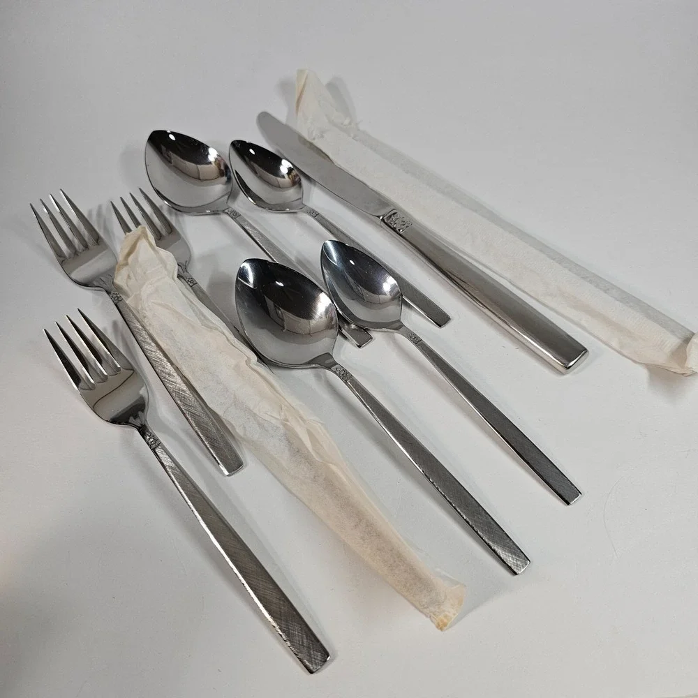 Oneida Melissa Stainless Flatware 5 Piece Settings Forks Spoons Knife Set of 2